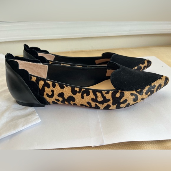 Isa Tapia Black and Tan Pointed-Toe Flats - Picture 6 of 8